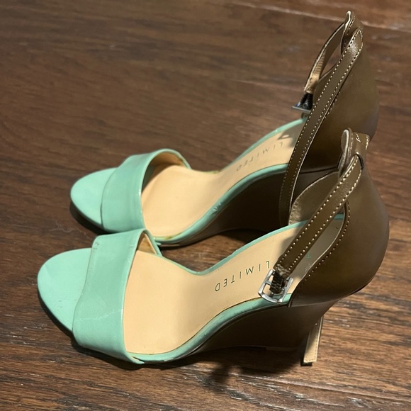 The Limited Wedge Turquoise Sandals Size 6.5 - Picture 4 of 5